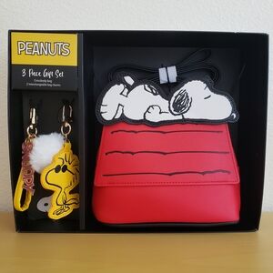 Peanuts Snoopy Red and Yellow Gift Set